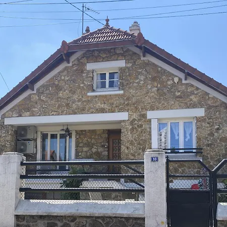 Maison Et Guest house La Courneuve